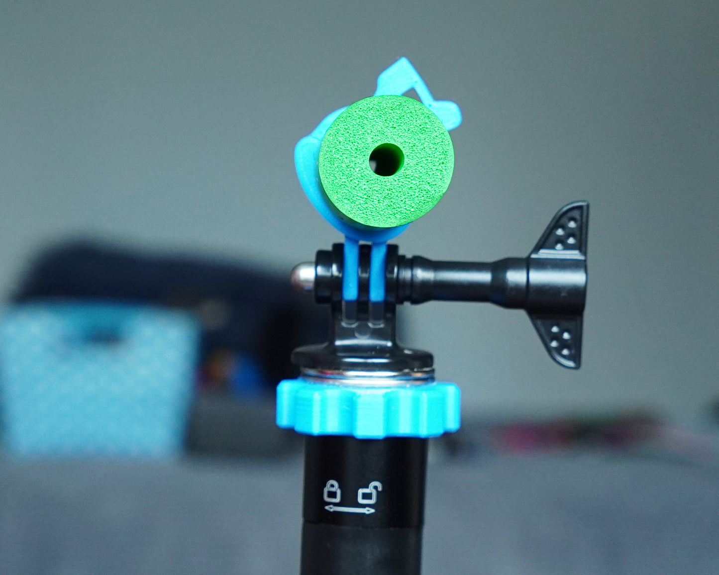 Neon blue small magnet
