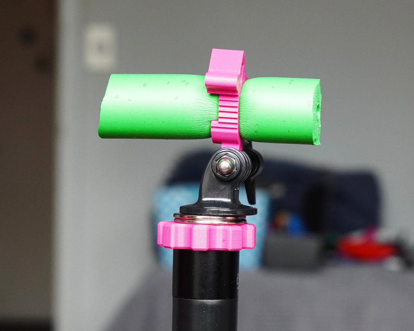 Neon pink small magnet