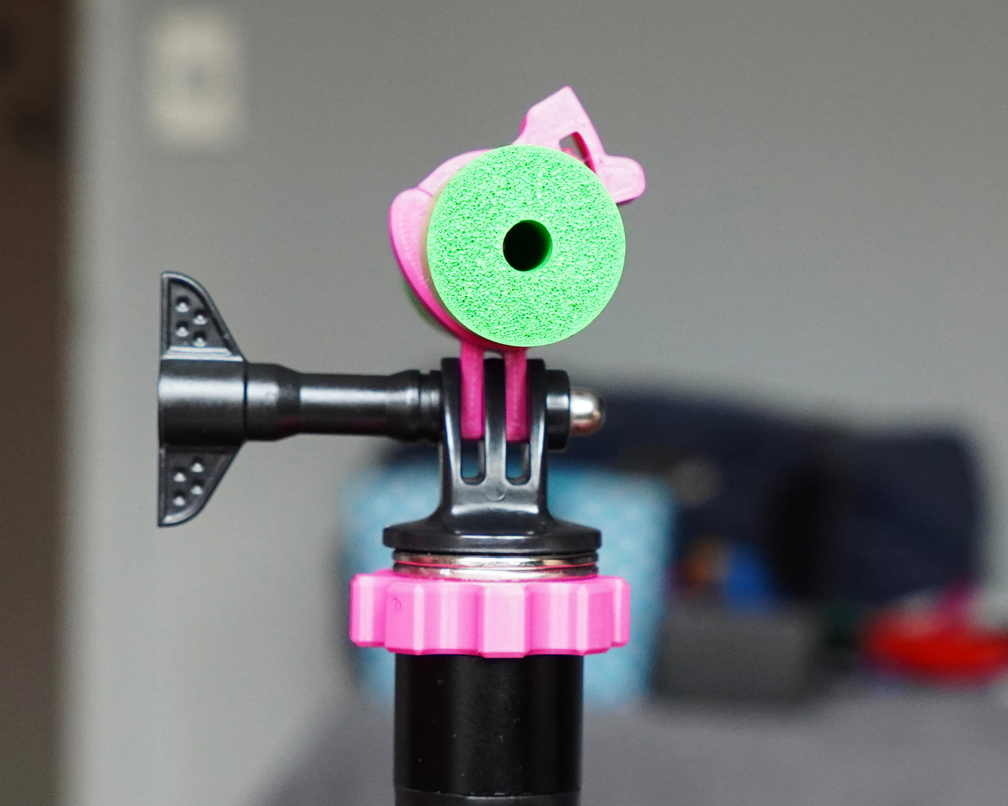 Neon pink small magnet