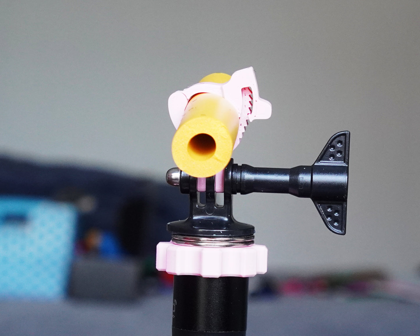 Pink medium magnet