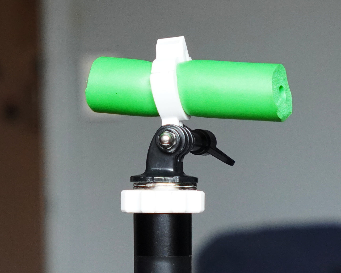 White small magnet