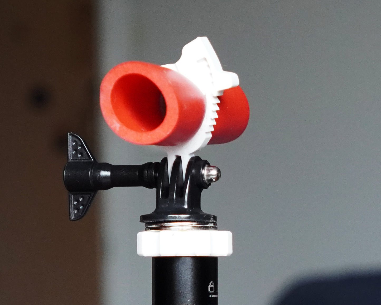 White extra large magnet